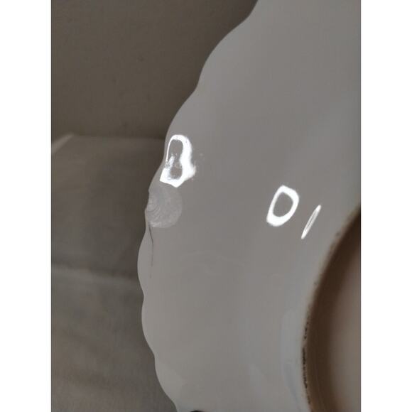 Vintage 8" Green Hand Painted Plate with Swirl Rim - Floral Center - Gold Trim - Picture 4 of 4